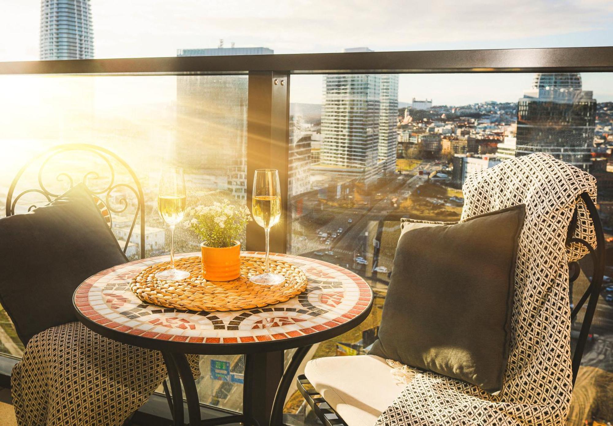 Sag 20Th Floor Klingerka Residence Castle View Free Parking Free Wifi Pressburg Exterior foto